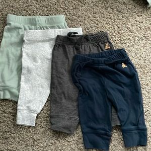 0-3 months pants ( 2 gap and 2 Gerber)